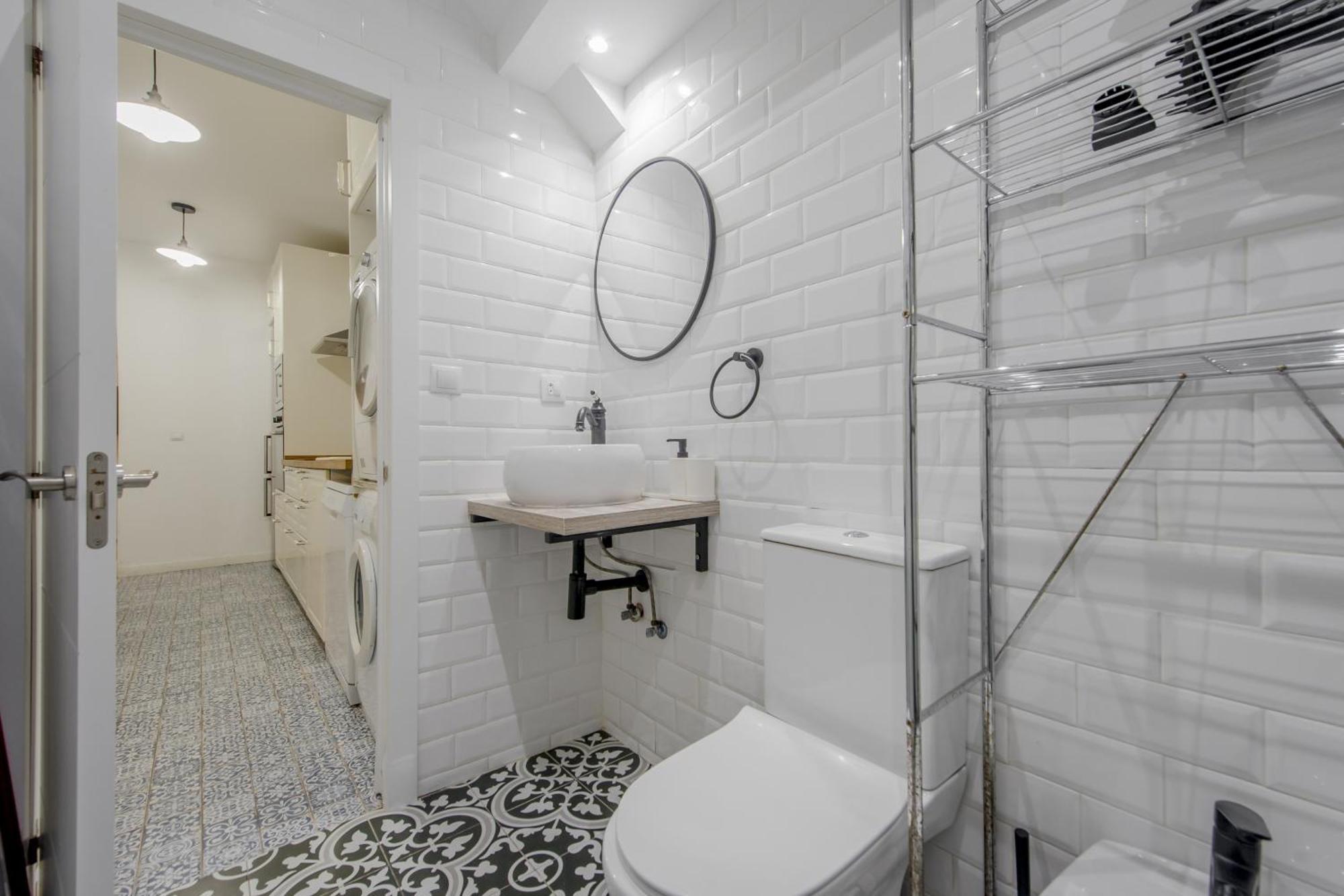 C-Cabeza Cool Apt Para 7 Al Lado De Tirso De Molina E1 Мадрид Экстерьер фото