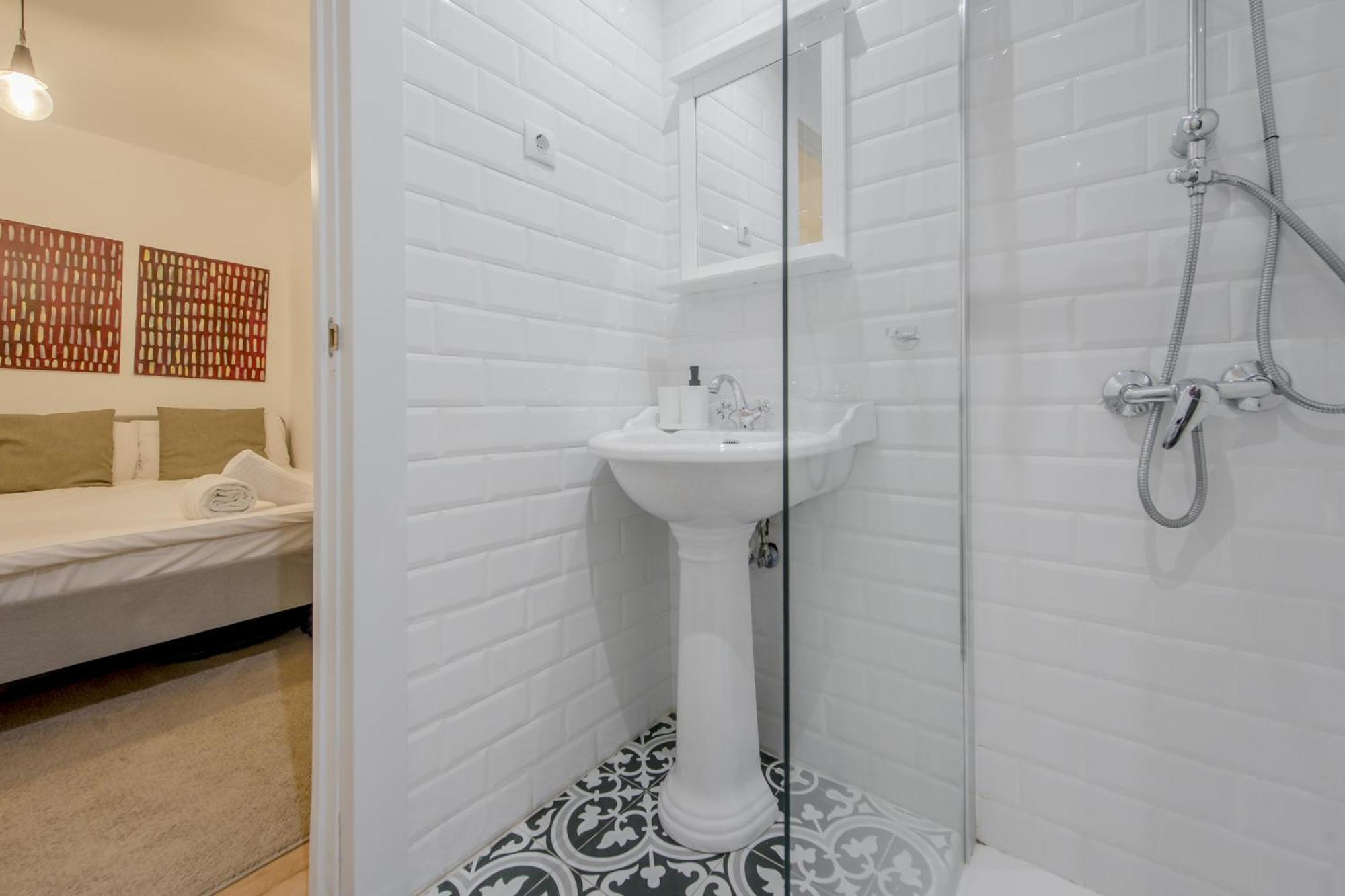 C-Cabeza Cool Apt Para 7 Al Lado De Tirso De Molina E1 Мадрид Экстерьер фото